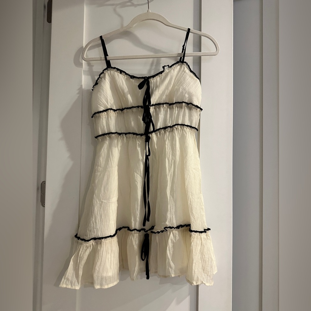 NWT Size Small Trendy Mini Dress